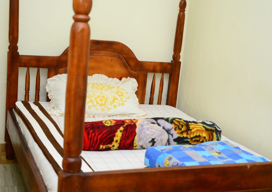 london image hotel kabale guest room