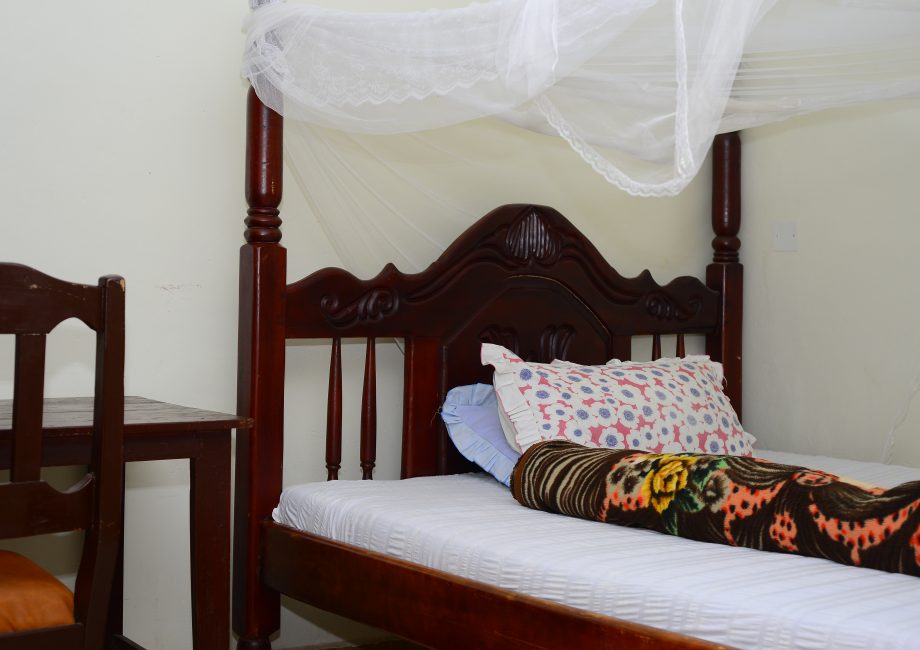 london image hotel kabale guest room