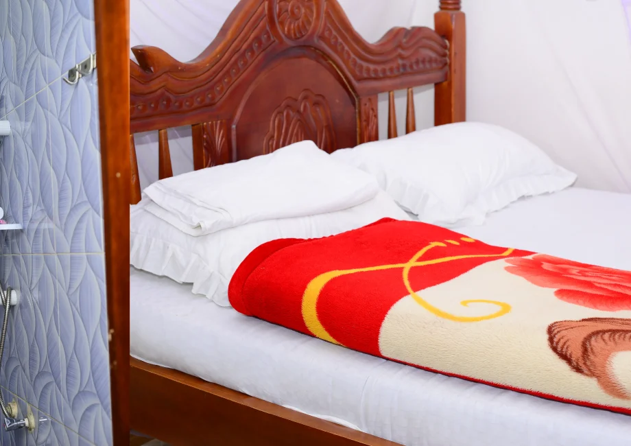 london image hotel kabale guest room